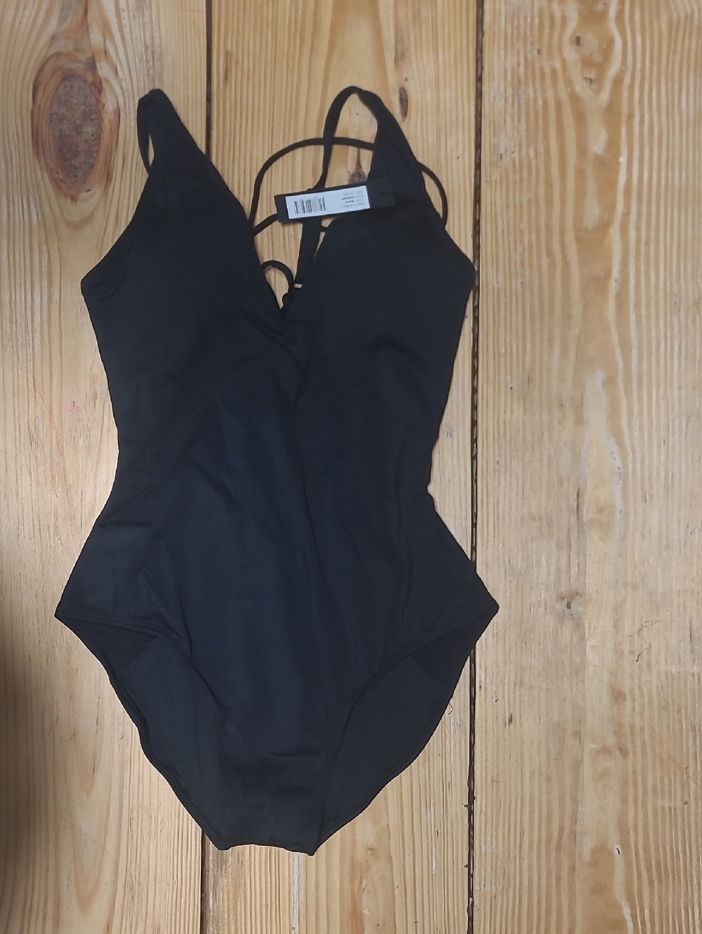 32. NWT  $175 STYLE PLUNGEY L SHORT